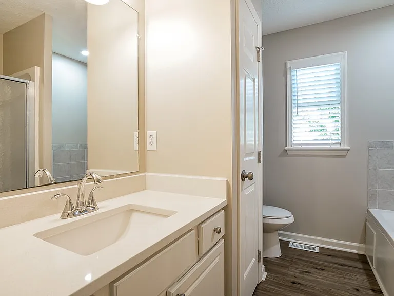 2100 Havering Pl — Photo 11