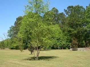 34 L C Davis Rd, Poplarville, MS 39470