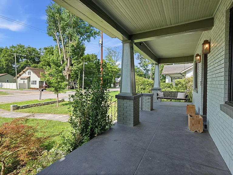 1043 Sharpe Ave — Photo 3