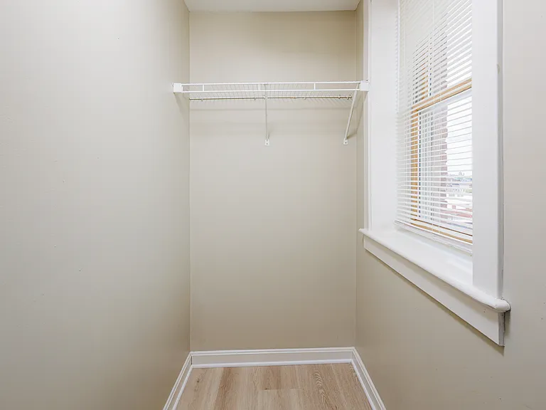 2438 Saint Paul St #2H — Photo 9