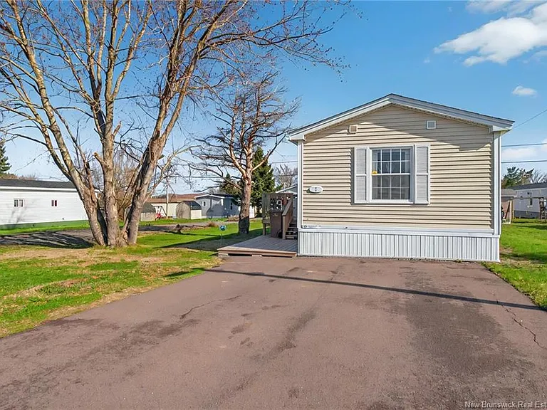 9 Daffodil Ln — Photo 23
