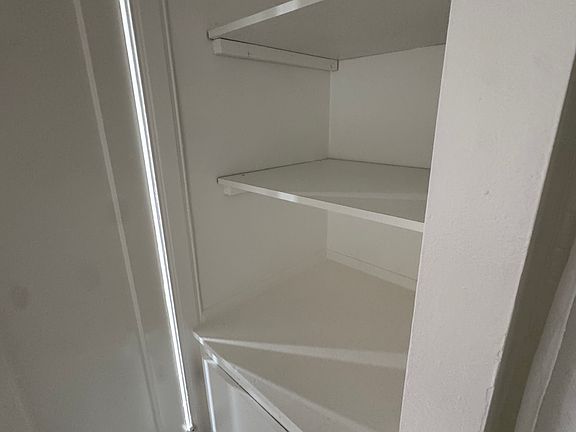 Extra Storage Space. 2x2.5