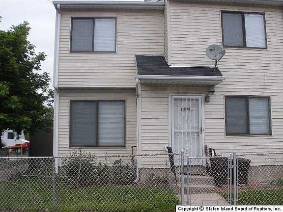 3rd image of 226 Steuben St
