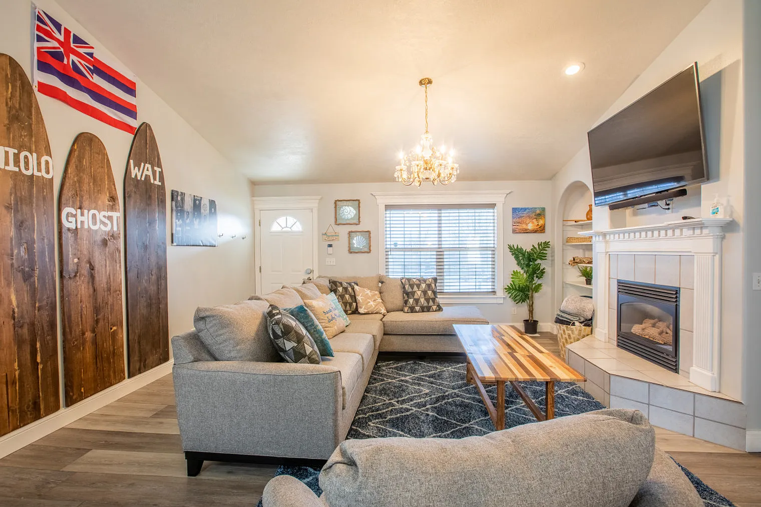 4 bed, 3.0 bath, 1991 sqft, $3,572 — Photo 3