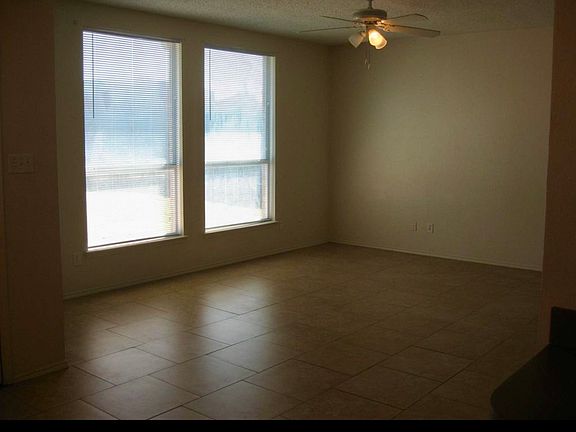 3rd image of 1605 Whispering Cove Trl