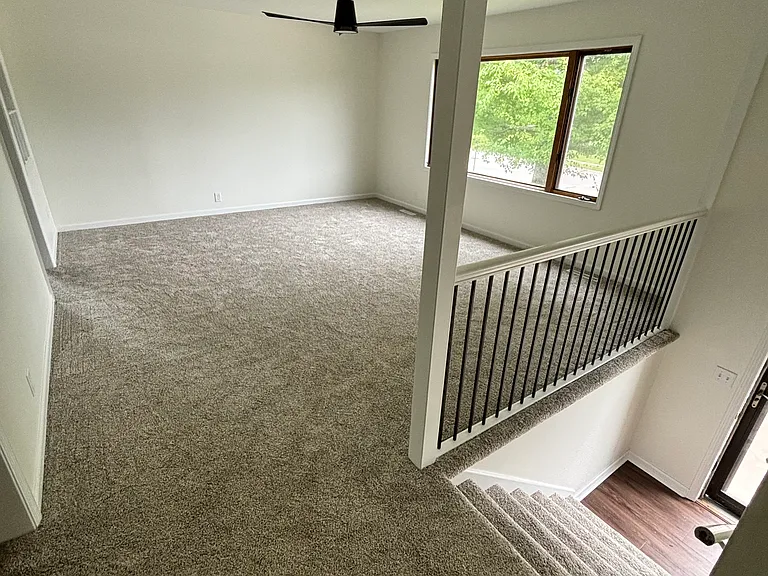 480 Valley Dr — Photo 3
