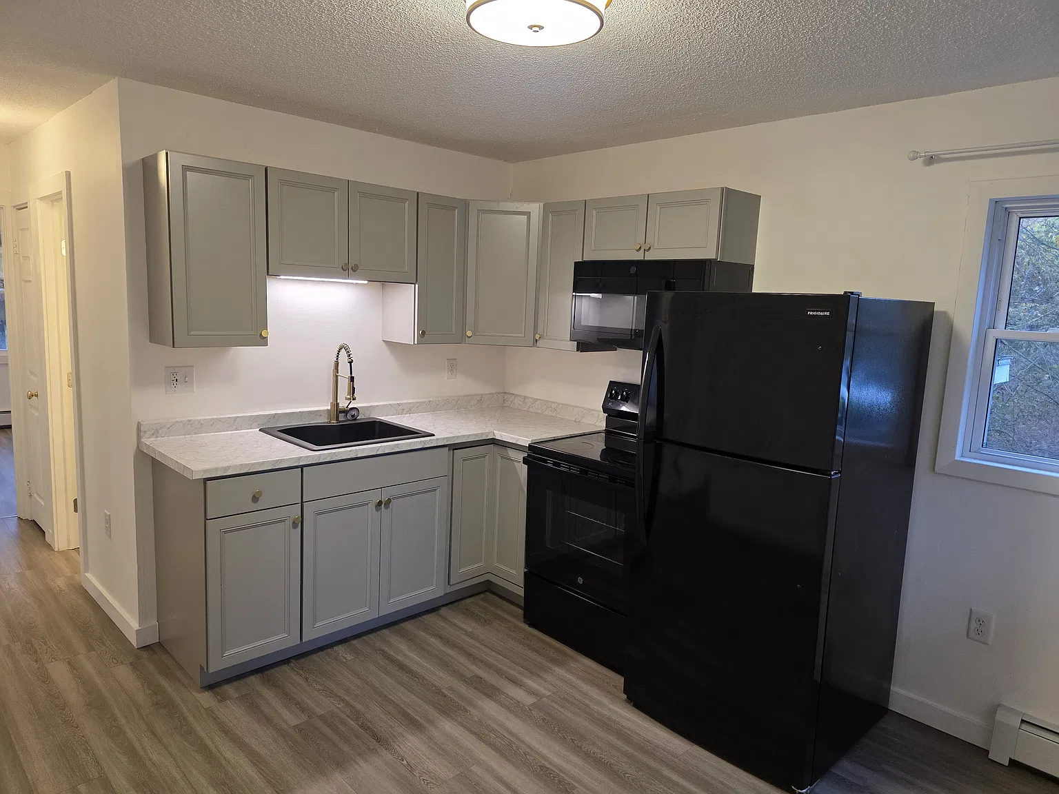 2 bed, 800 sqft, $2,000 — Photo 4