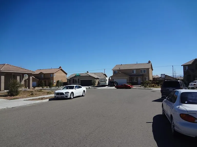 13263 Newport St — Photo 2
