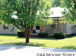 244 Moore St, Sparta, TN 38583