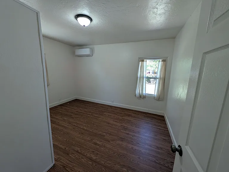 604 Loma St — Photo 12