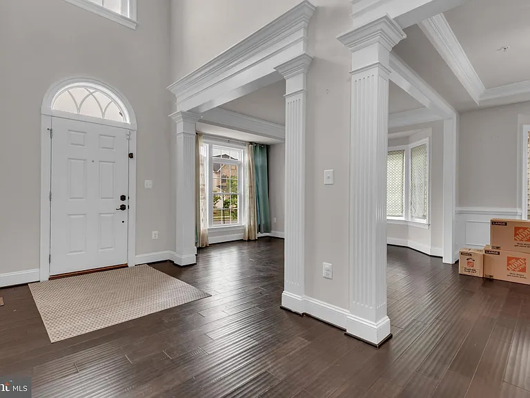 14611 Highbury Ln — Photo 6