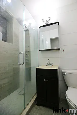 Rented by Link NY Realty | media 29