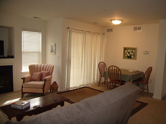 Livingroom with Dining Area