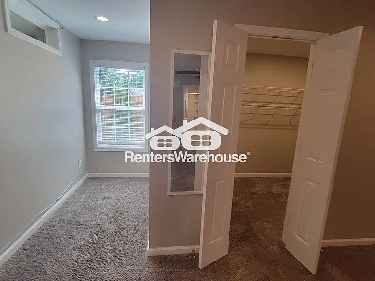1353 Isleworth Cir — Photo 30