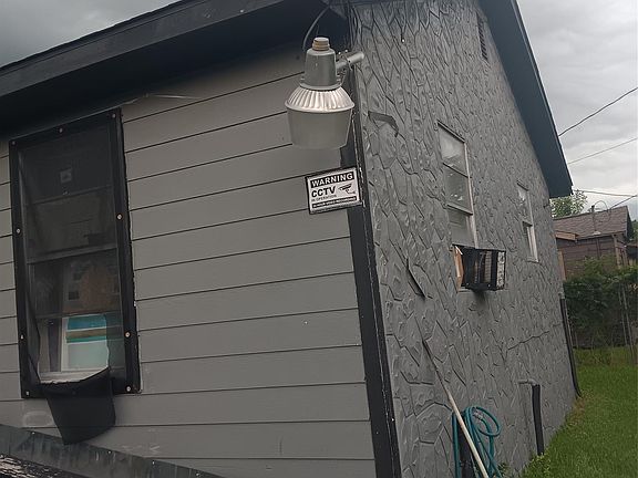 5th image of 8121 Shotwell St