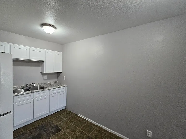 2302 & 2304 E Broadway Rd — Photo 39