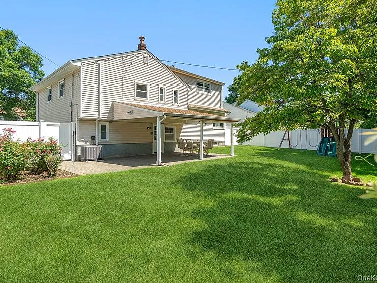 8 Radnor Ct — Photo 28