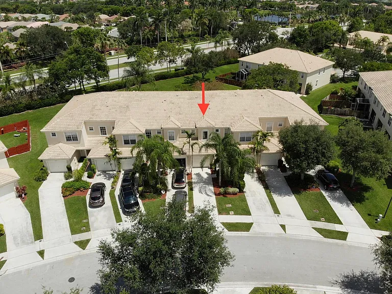 8080 Briantea Dr #8080 — Photo 2