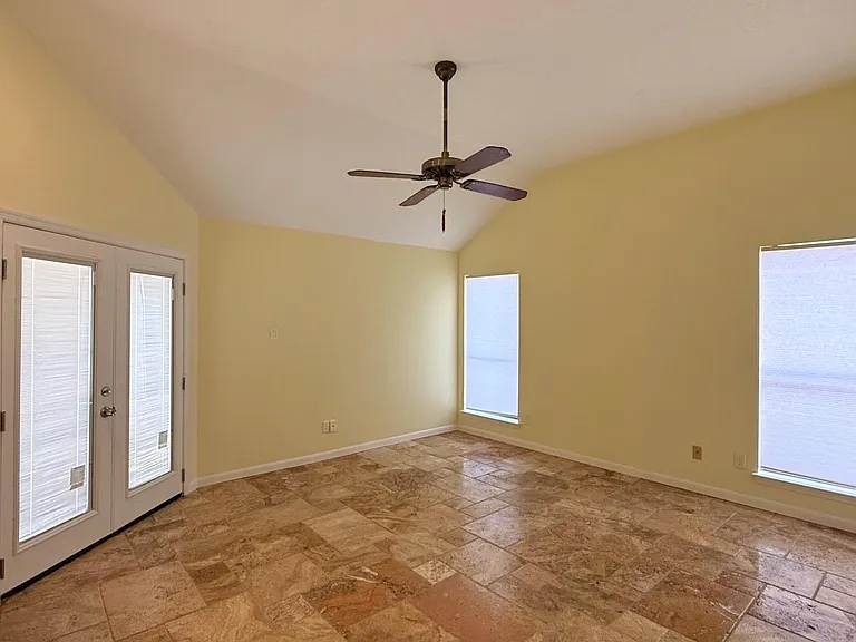 1208 Normans Woods St — Photo 14