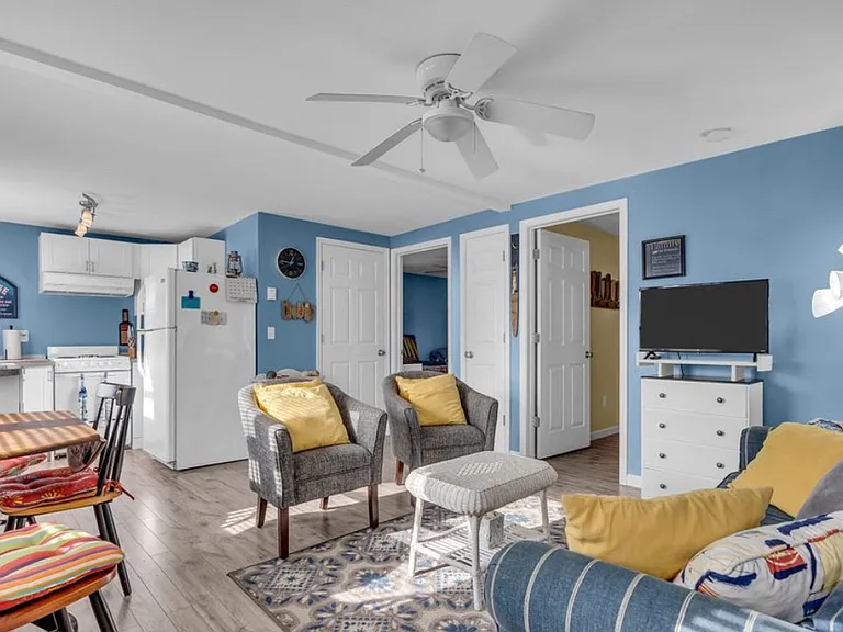 228 Hancock Ave — Photo 10
