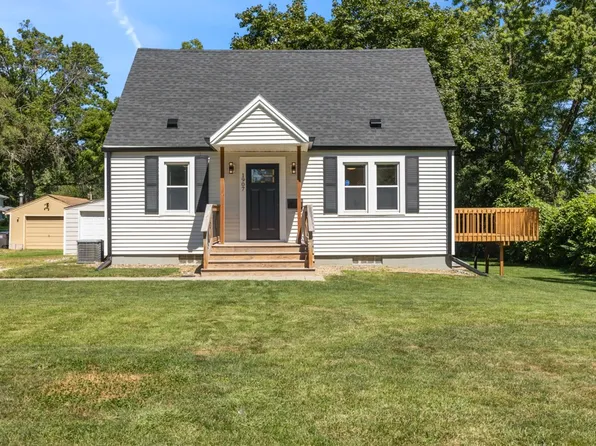 1907 Southlawn Dr, Des Moines, IA 50315