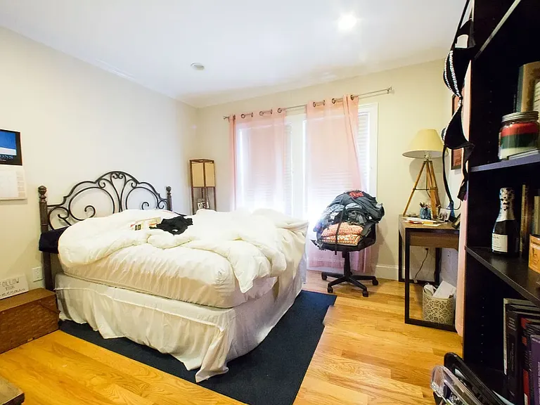 33 Beaconsfield Rd #1 — Photo 7