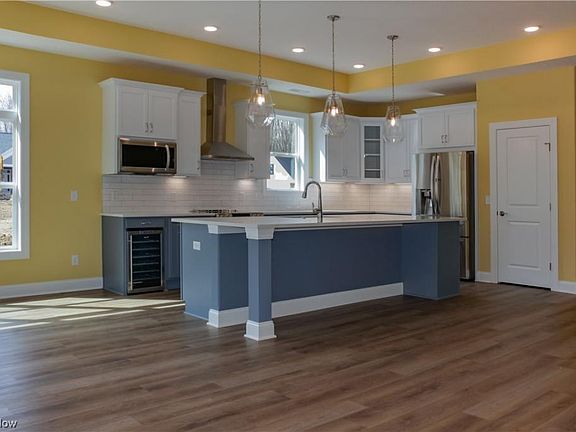 4th image of 4304 Evergreen Ct #61