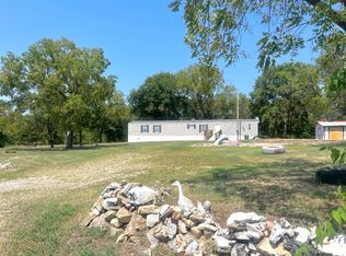 1471 E 515th Rd, Brighton, MO 65617