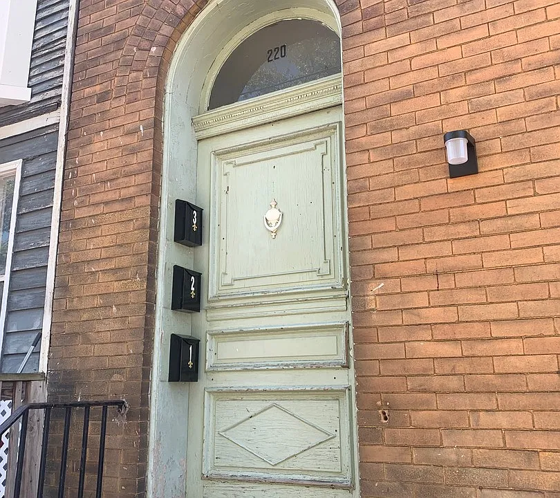 220 E Philadelphia St #3