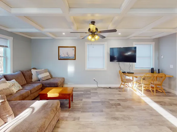 52 John Street, Camden, ME 04843
