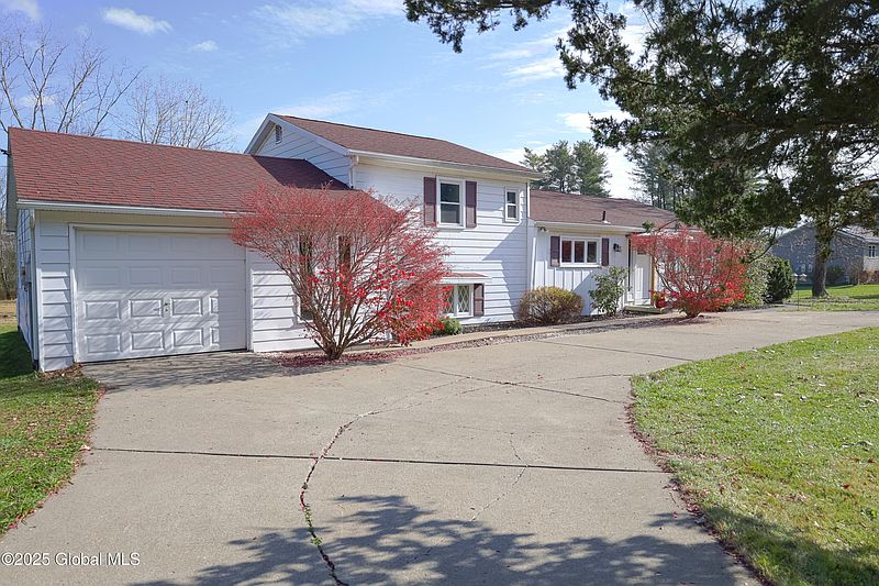 3rd image of 4412 Frederick Road