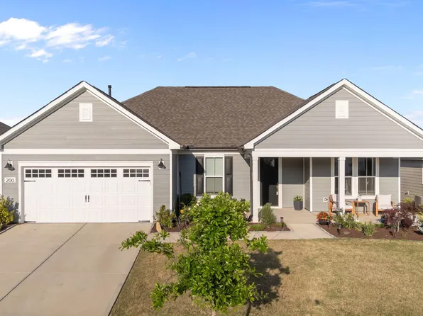 200 Whirlaway St, Clayton, NC 27520