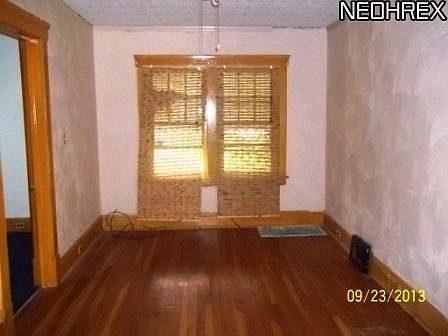 3rd image of 853 E 230th St