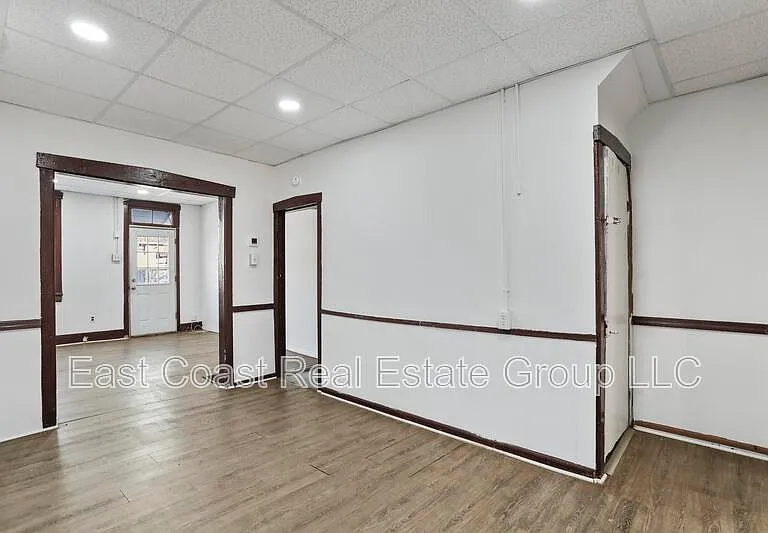 218 N College St — Photo 8