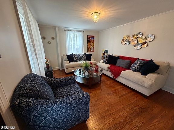 5th image of 413 Pine St
