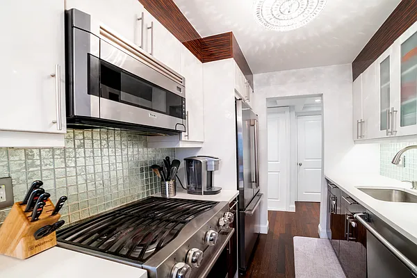 Sold by Weichert Manhattan Midtown | media 4