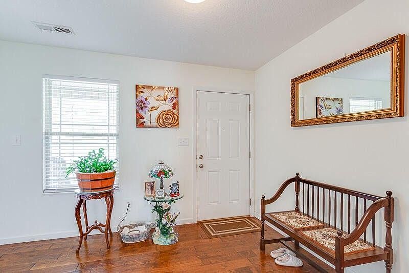 1st image of 2828 Hopscotch Ln