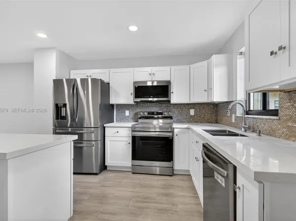 275 Gate Rd APT 104, Hollywood, FL 33024