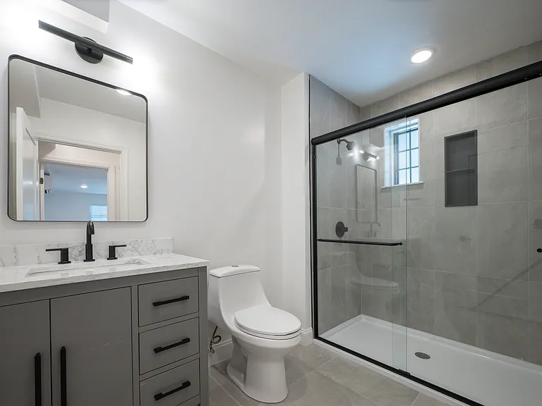 126 Adelaide Ave #B02 — Photo 7