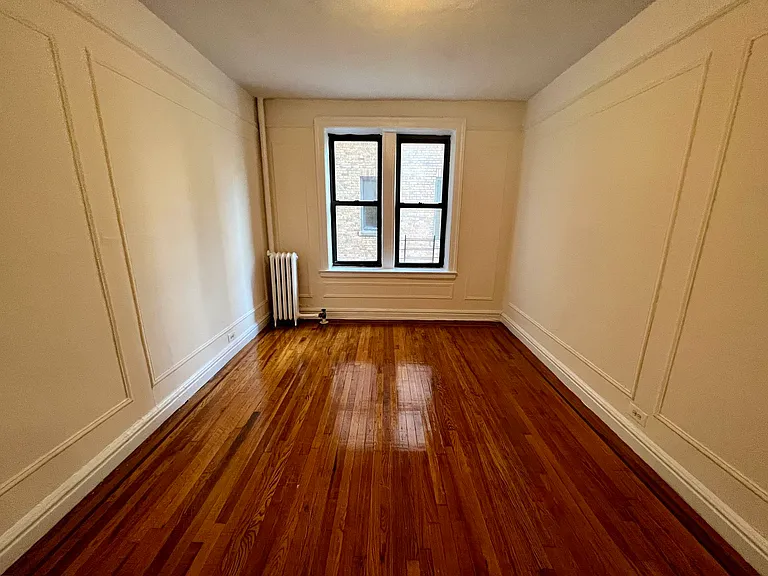 680 W 204th St #4D — Photo 4