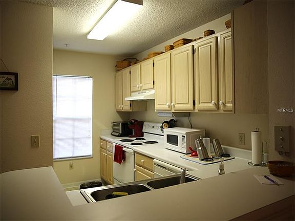 3rd image of 1930 Summer Club Dr APT 100
