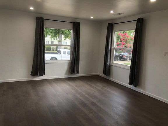 2nd image of 2088 Heatherdale Ave #2088