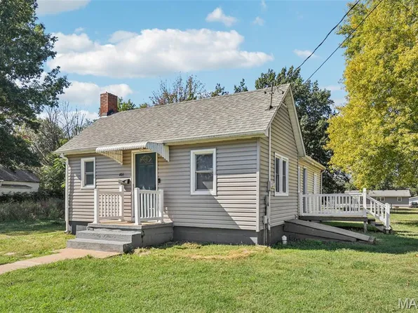 821 S Chestnut St, Litchfield, IL 62056