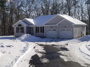 44 Appleblossom Dr, Ayer, MA 01432