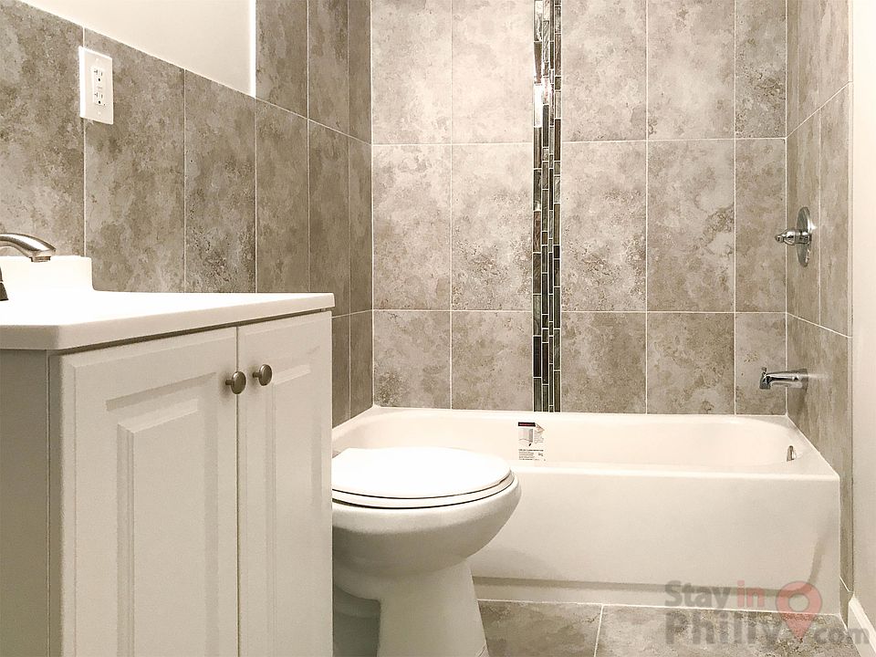 1st image of 6135 W Oxford St #3