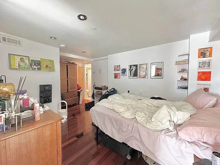 14 Meserole St #2B — Photo 4
