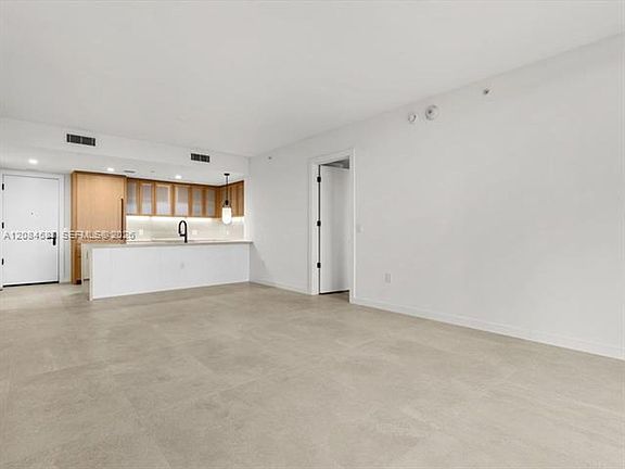 4th image of 2200 Brickell Ave #Cu-402
