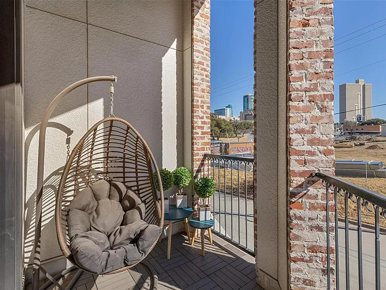 916 W Peach St — Photo 27