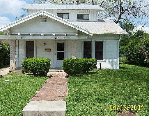 1st image of 919 CLOWER ST