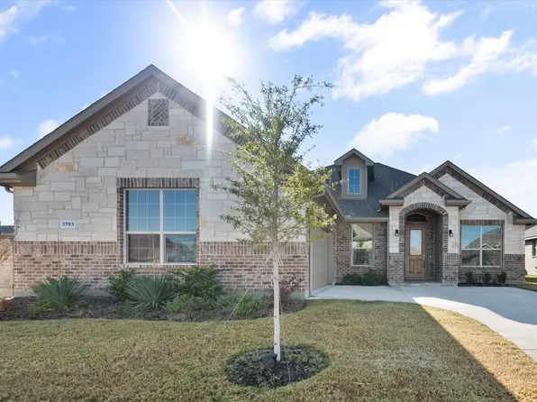 3703 Twin Pines Dr, Midlothian, TX 76065